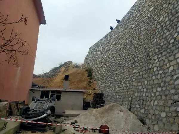 KARAMAN SEYCAN HEMŞİRENİN ÖLDÜĞÜ YERDE YOL YAPIM ÇALIŞMASI SÜRÜYOR KARAMAN SEYCAN HEMŞİRENİN ÖLDÜĞÜ YERDE YOL YAPIM ÇALIŞMASI SÜRÜYOR
