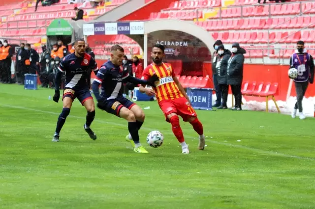 Süper Lig: Kayserispor: 0 Antalyaspor: 1 (İlk yarı)