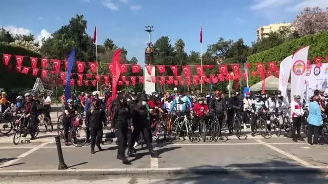 Son dakika... Türk Polis Teşkilatının kuruluşunun 176. yıl dönümü nedeniyle bisiklet turu düzenlendi Son dakika... Türk Polis Teşkilatının kuruluşunun 176. yıl dönümü nedeniyle bisiklet turu düzenlendi