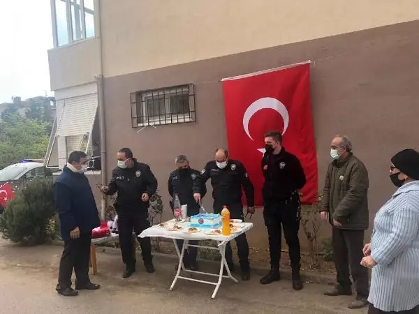 Son dakika haberleri | TUZLA'DA İHBARA GİDEN POLİS EKİPLERİNE SÜRPRİZ Son dakika haberleri | TUZLA'DA İHBARA GİDEN POLİS EKİPLERİNE SÜRPRİZ