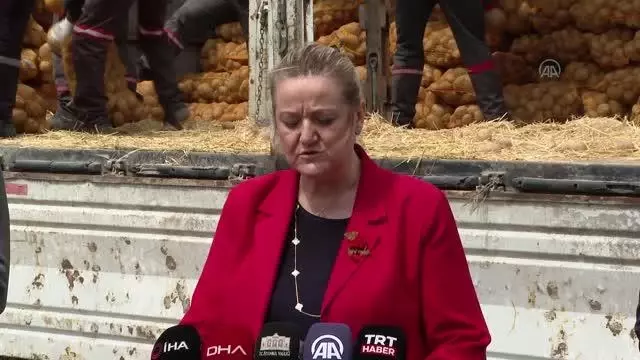 Son dakika haberi: Üreticiden alınan patates ve soğanlar, ihtiyaç sahibi 164 bin aileye ulaştırılacak Son dakika haberi: Üreticiden alınan patates ve soğanlar, ihtiyaç sahibi 164 bin aileye ulaştırılacak