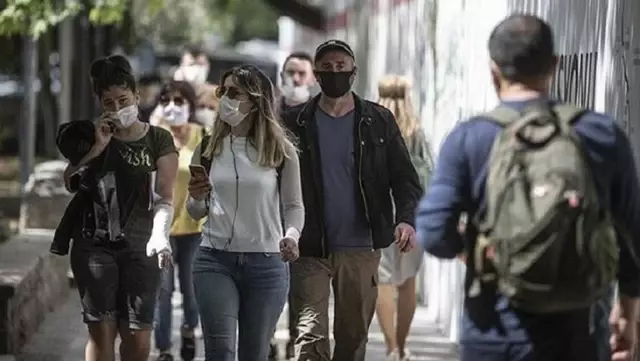 Vakalar patladı, profesörden turizm kentleri için tam kapanma çağrısı geldi Vakalar patladı, profesörden turizm kentleri için tam kapanma çağrısı geldi