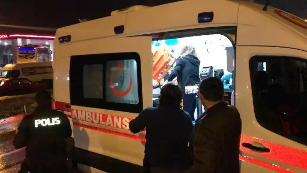3 TEKERLİ BİSİKLETE 2 OTOMOBİL ÇARPTI 2 KİŞİ YARALI 3 TEKERLİ BİSİKLETE 2 OTOMOBİL ÇARPTI 2 KİŞİ YARALI