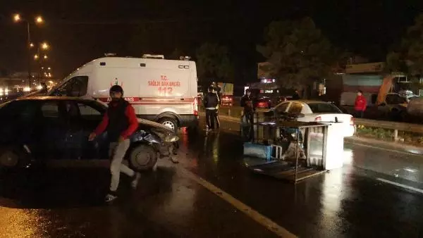 3 TEKERLİ BİSİKLETE 2 OTOMOBİL ÇARPTI 2 KİŞİ YARALI 3 TEKERLİ BİSİKLETE 2 OTOMOBİL ÇARPTI 2 KİŞİ YARALI