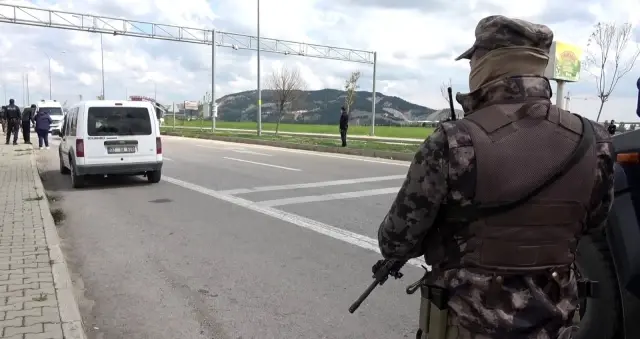 Adıyaman'da hareketli dakikalar...Dur ihtarına uymayan silahlı şahıs polis ekiplerini alarma geçti
