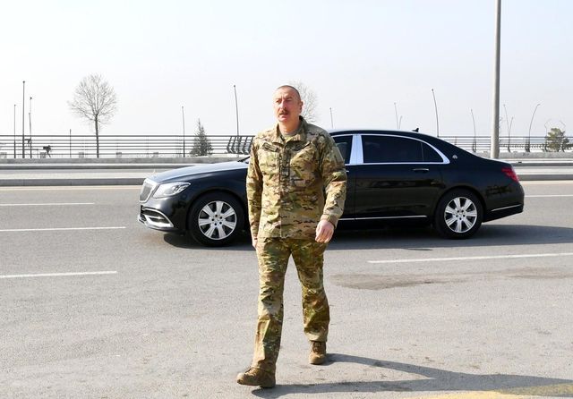 aliyev askeri ganimet parki nin acilisini yap 11 14060626 o