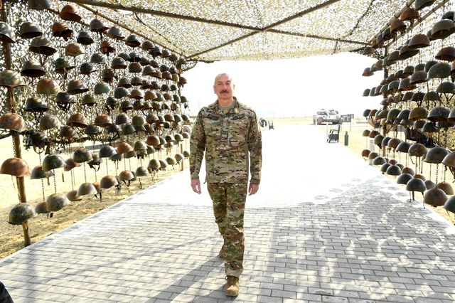 aliyev askeri ganimet parki nin acilisini yap 2 14060626 o