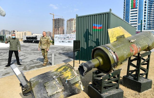 aliyev askeri ganimet parki nin acilisini yap 3 14060626 o
