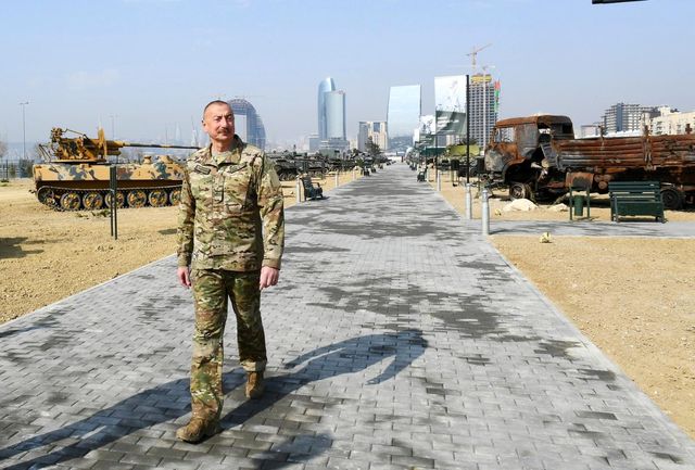 aliyev askeri ganimet parki nin acilisini yap 6 14060626 o