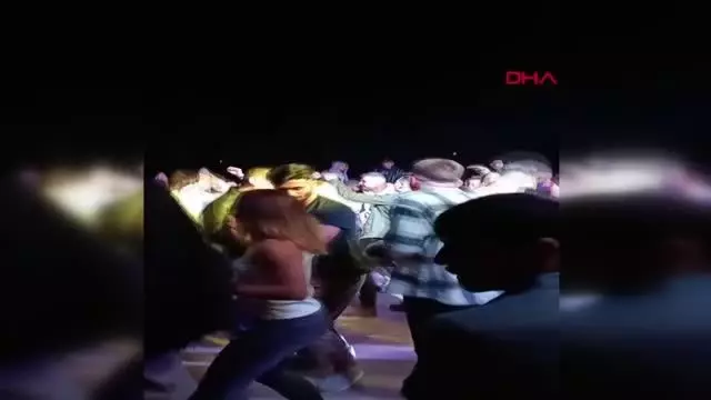 ANTALYA'DA KORONAVİRÜSÜ HİÇE SAYAN BAYİ GALALARI SÜRÜYOR ANTALYA'DA KORONAVİRÜSÜ HİÇE SAYAN BAYİ GALALARI SÜRÜYOR