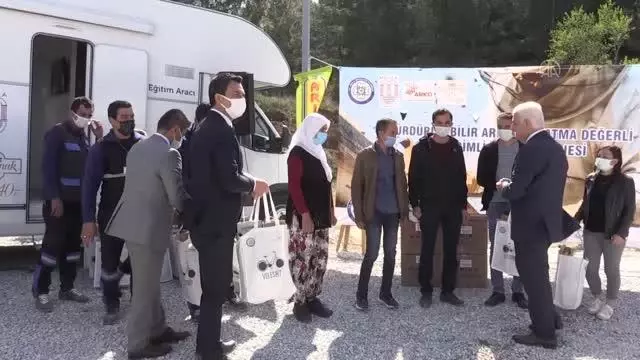 Arıcılık Akademisi'nde eğitim gören arıcılar mezun oldu Arıcılık Akademisi'nde eğitim gören arıcılar mezun oldu