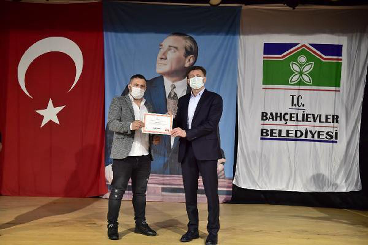 Bahçelievler'deki gıda işletmeleri 'Güvenilir Eller Eğitimi'ni tamamladı
