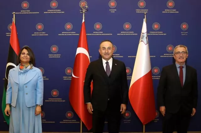 Dışişleri Bakanı Çavuşoğlu, Libyalı ve Maltalı mevkidaşlarıyla üçlü toplantıda bir araya geldi Dışişleri Bakanı Çavuşoğlu, Libyalı ve Maltalı mevkidaşlarıyla üçlü toplantıda bir araya geldi