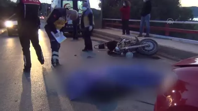 Son dakika gündem: BALIKESİR - Zincirleme trafik kazasında 1 kişi öldü Son dakika gündem: BALIKESİR - Zincirleme trafik kazasında 1 kişi öldü