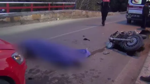 Son dakika gündem: BALIKESİR - Zincirleme trafik kazasında 1 kişi öldü Son dakika gündem: BALIKESİR - Zincirleme trafik kazasında 1 kişi öldü