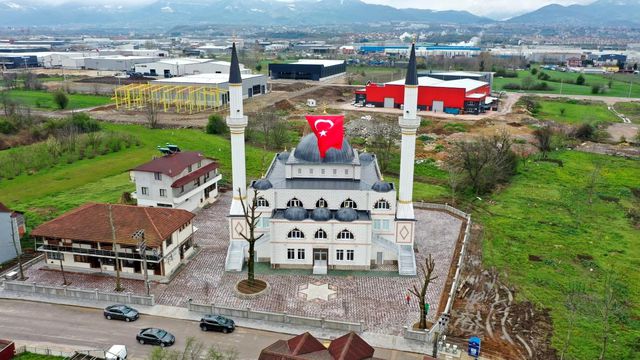 basiskele nin en buyuk camisi ibadete acildi 2 14060113 o