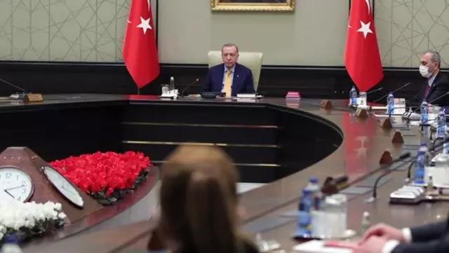 Bugün Bilim Kurulu, yarın Kabine! Milyonların gözü 'dinlendirme' formülünün ele alınacağı bu toplantılarda Bugün Bilim Kurulu, yarın Kabine! Milyonların gözü 'dinlendirme' formülünün ele alınacağı bu toplantılarda