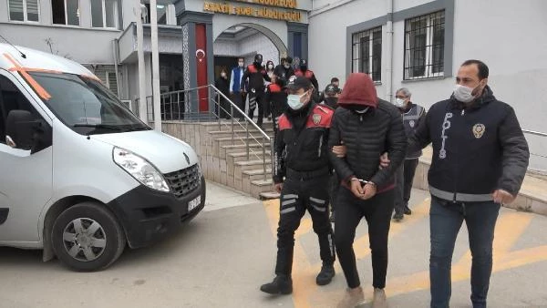 Bursa merkezli 5 ilde 'kameralı gözlük' ile kadınları fuhuşa sürükleyen çeteye operasyon