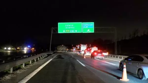 İSTANBUL-BÜYÜKÇEKMECE'DE TANKER BARİYERLERE ÇARPTI: 1 YARALI İSTANBUL-BÜYÜKÇEKMECE'DE TANKER BARİYERLERE ÇARPTI: 1 YARALI