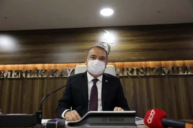 Büyükşehir Belediye Meclisi, Muhittin Böcek başkanlığında toplandı Büyükşehir Belediye Meclisi, Muhittin Böcek başkanlığında toplandı