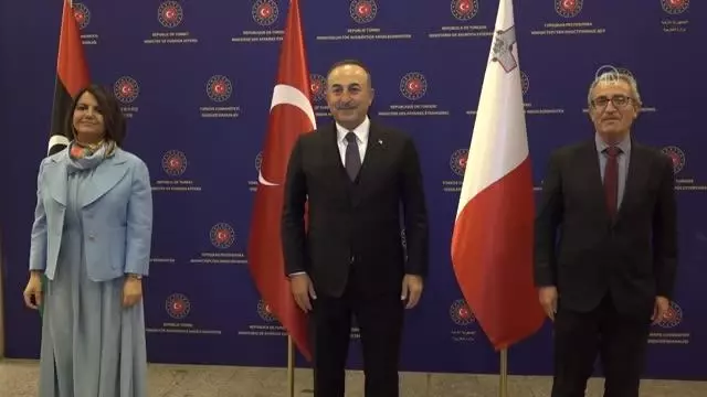 Dışişleri Bakanı Çavuşoğlu, Libyalı ve Maltalı mevkidaşlarıyla üçlü toplantıda bir araya geldi Dışişleri Bakanı Çavuşoğlu, Libyalı ve Maltalı mevkidaşlarıyla üçlü toplantıda bir araya geldi