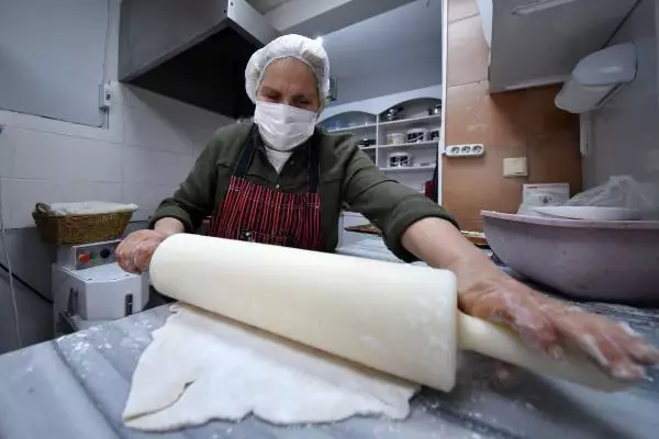 Çölyak hastası pastane sahibi, glutensiz lahmacun yaptı Çölyak hastası pastane sahibi, glutensiz lahmacun yaptı