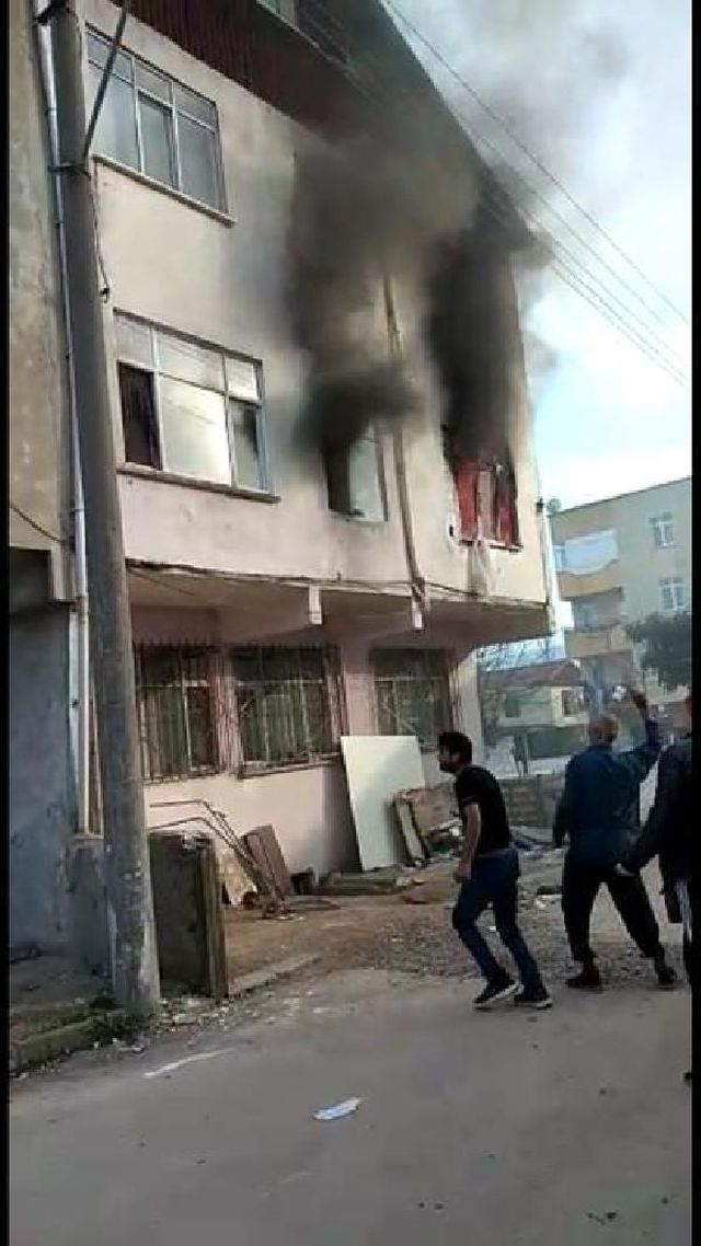 evinde cikan yanginda yanarak hayatini kaybet 9 14061442 o