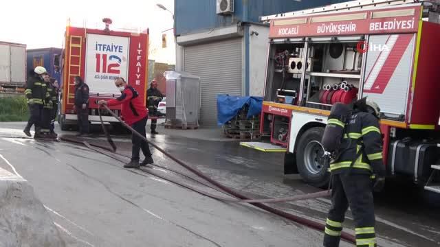 fabrika firininin patlamasi panige sebep oldu 14061505 o