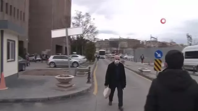 Gözaltındaki emekli amiraller Ankara Adliyesi'ne getirildi