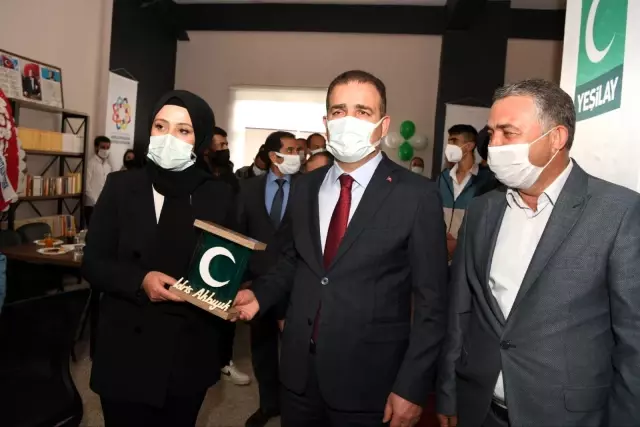 Hakkari'de 'Yeşilay Kitap Kahve Projesi' Hakkari'de 'Yeşilay Kitap Kahve Projesi'