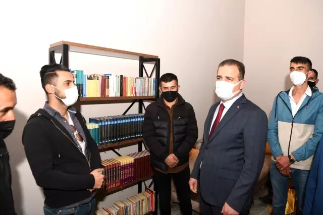 Hakkari'de 'Yeşilay Kitap Kahve Projesi' Hakkari'de 'Yeşilay Kitap Kahve Projesi'