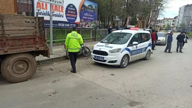 İki motosiklet kafa kafaya çarpıştı: 2 yaralı