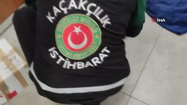 İspanya'dan kargo ile uyuşturucu getirince yakayı ele verdi İspanya'dan kargo ile uyuşturucu getirince yakayı ele verdi
