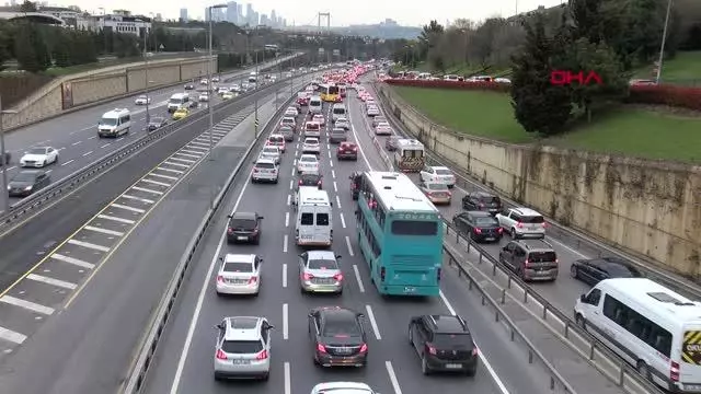İSTANBUL-56 SAATLİK KISITLAMA SONRASI İSTANBUL'DA TRAFİK YOĞUNLUĞU İSTANBUL-56 SAATLİK KISITLAMA SONRASI İSTANBUL'DA TRAFİK YOĞUNLUĞU