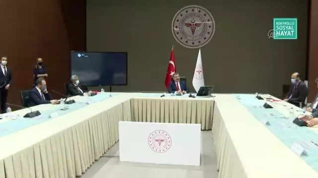 Son dakika haberi: Koca: 'Yarın Kabine Toplantısı'nda kapsayıcı, alternatifli önerileri sunacağız. O çerçevede Sayın Cumhurbaşkanımız alınan kararları açıklar.'