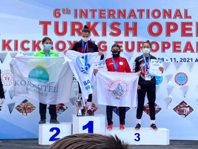 Körfezli sporcular Antalya'dan 3 madalya ile döndü Körfezli sporcular Antalya'dan 3 madalya ile döndü