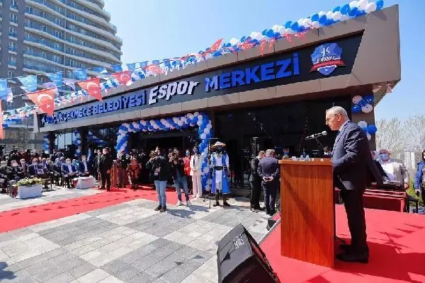 KÜÇÜKÇEKMECE'DE ESPOR MERKEZİ AÇILDI KÜÇÜKÇEKMECE'DE ESPOR MERKEZİ AÇILDI