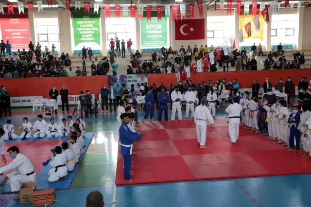 Kurtuluş yarı maratonu renkli görüntülere sahne oldu