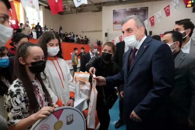 Kurtuluş yarı maratonu renkli görüntülere sahne oldu