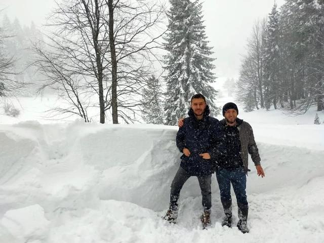 Ne Kars ne de Erzurum! Düzce'de Nisan ayında kar sürprizi, kalınlığı 120 santimetreye ulaştı