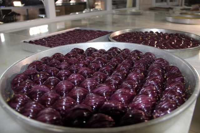 Ramazan'ın gelmesiyle mor baklava siparişi kadayıf dolmasını solladı Ramazan'ın gelmesiyle mor baklava siparişi kadayıf dolmasını solladı