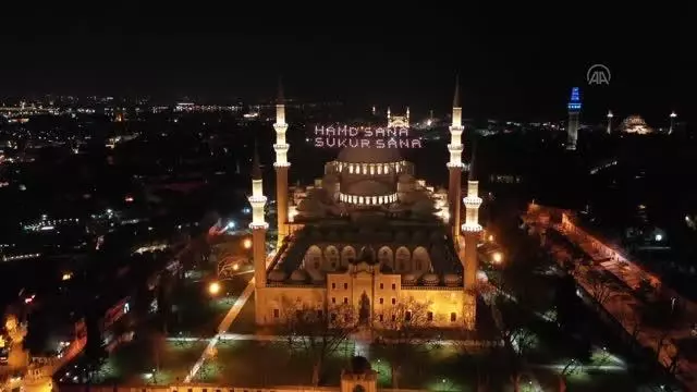 Süleymaniye Camisi, Kovid-19 nedeniyle ramazanı sessiz karşıladı Süleymaniye Camisi, Kovid-19 nedeniyle ramazanı sessiz karşıladı