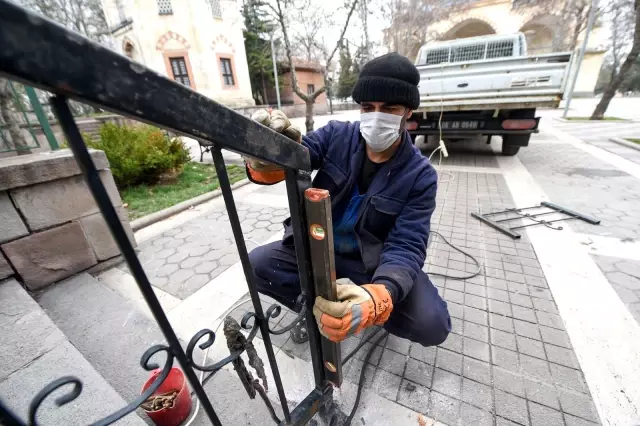 Tarihi camiye yoğun bakım Tarihi camiye yoğun bakım