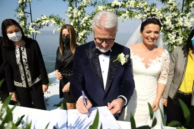 Turgay Erdem ve Zeynep Terzioğlu evlendi Turgay Erdem ve Zeynep Terzioğlu evlendi