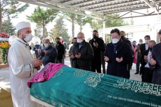 Usta oyuncu Mehtap Ar son yolculuğuna uğurlandı Usta oyuncu Mehtap Ar son yolculuğuna uğurlandı