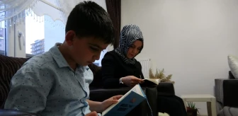 'Yarenler Okuyor' projesi sayesinde aileler kitap okuyor