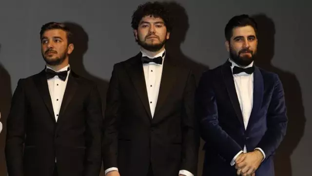 Yasa dışı bahis sitesi reklamı yapan 'Kafalar' grubuna 10 ay hapis cezası kararı Yasa dışı bahis sitesi reklamı yapan 'Kafalar' grubuna 10 ay hapis cezası kararı