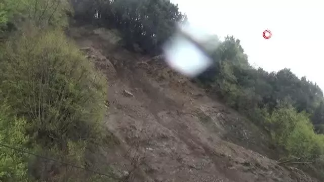 Zonguldak'ta heyelan sonrası karayolu ulaşıma kapandı Zonguldak'ta heyelan sonrası karayolu ulaşıma kapandı