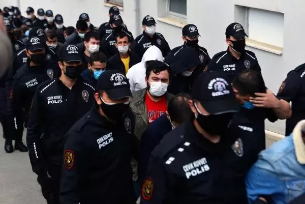 Adana'da 'garanti kupon' vaadiyle yasa dışı bahis dolandırıcılığına 29 tutuklama Adana'da 'garanti kupon' vaadiyle yasa dışı bahis dolandırıcılığına 29 tutuklama