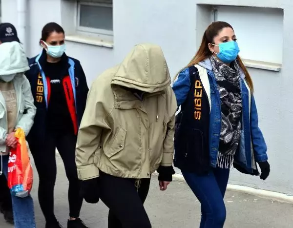 Adana'da 'garanti kupon' vaadiyle yasa dışı bahis dolandırıcılığına 29 tutuklama Adana'da 'garanti kupon' vaadiyle yasa dışı bahis dolandırıcılığına 29 tutuklama